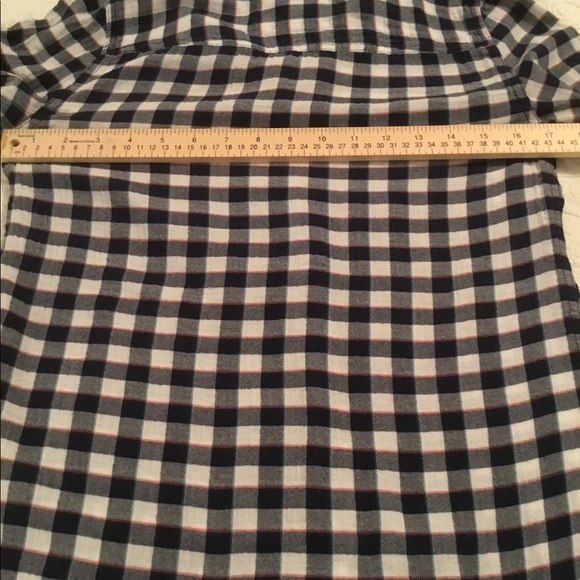 Two Hollister button up shirts for the price of 1 - Picture 7 of 8